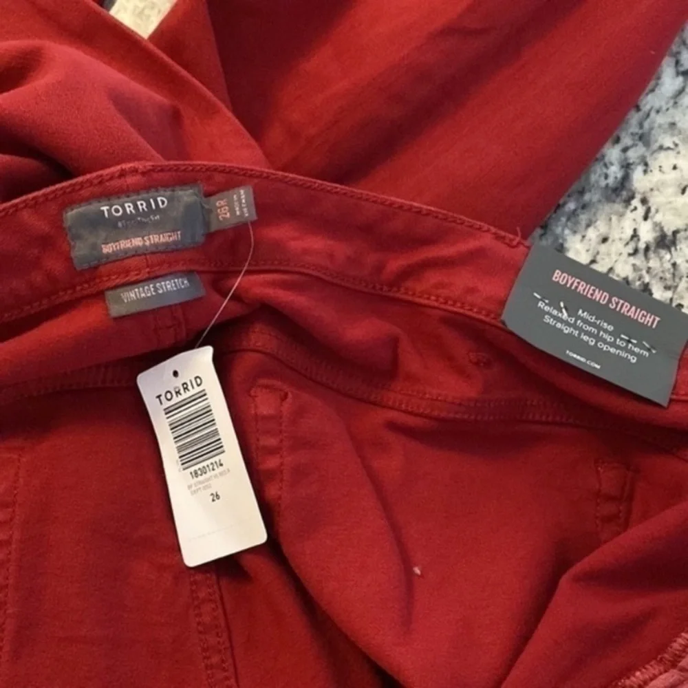 NWT Torrid Red Boyfriend Straight Vintage Stretch Denim Mid-Rise Jeans 26